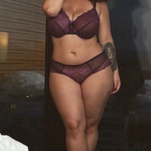 Sexcam femme obèse
 Ker Bossy